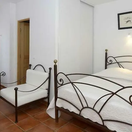 Calvi Sleeps 6 Pool Air Con Wifi